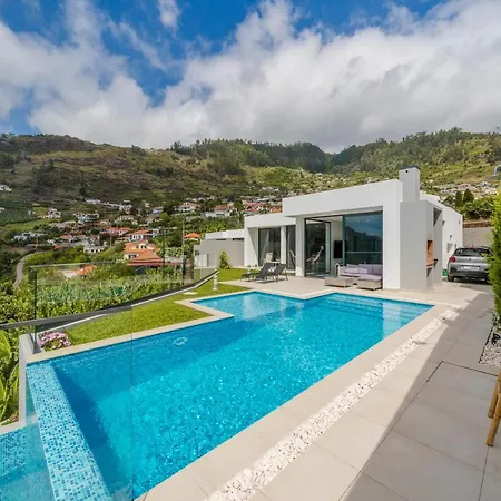 Holiday home Pearl Of Calheta By An Island *