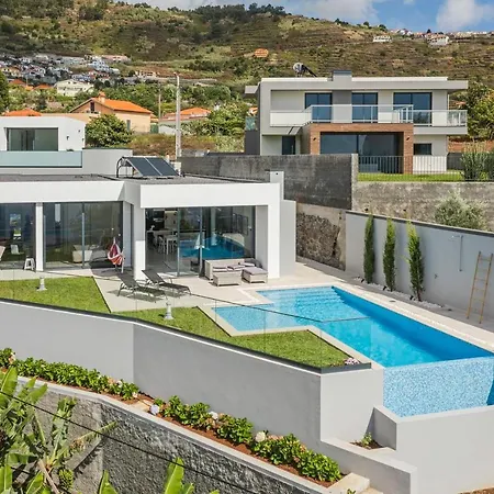 Pearl Of Calheta By An Island Holiday home *